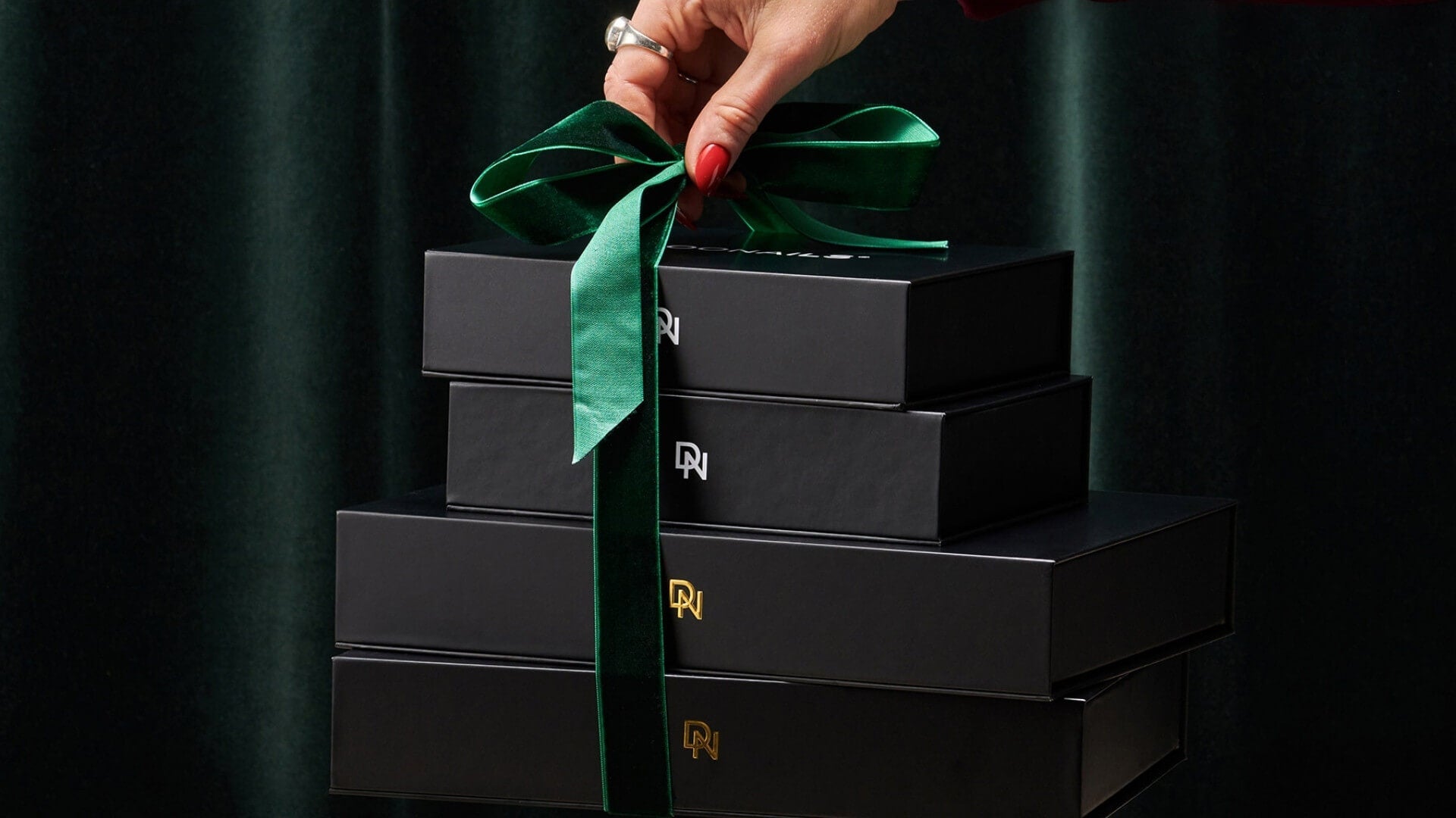 Doonails Gift Guide: Finding the Perfect Christmas Gift! - Doonails US
