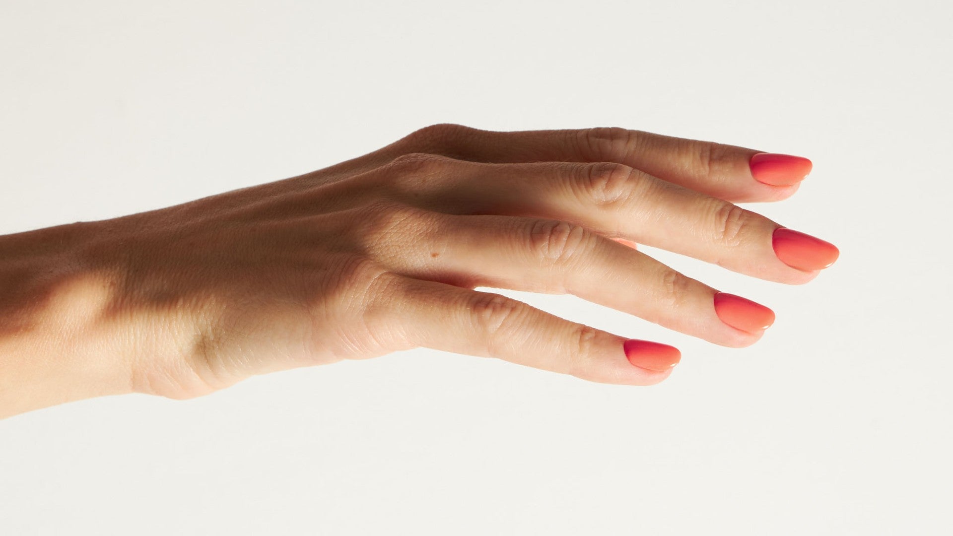 In Full Bloom: The 10 Most Beautiful Spring Colors for Your Nails - Doonails US