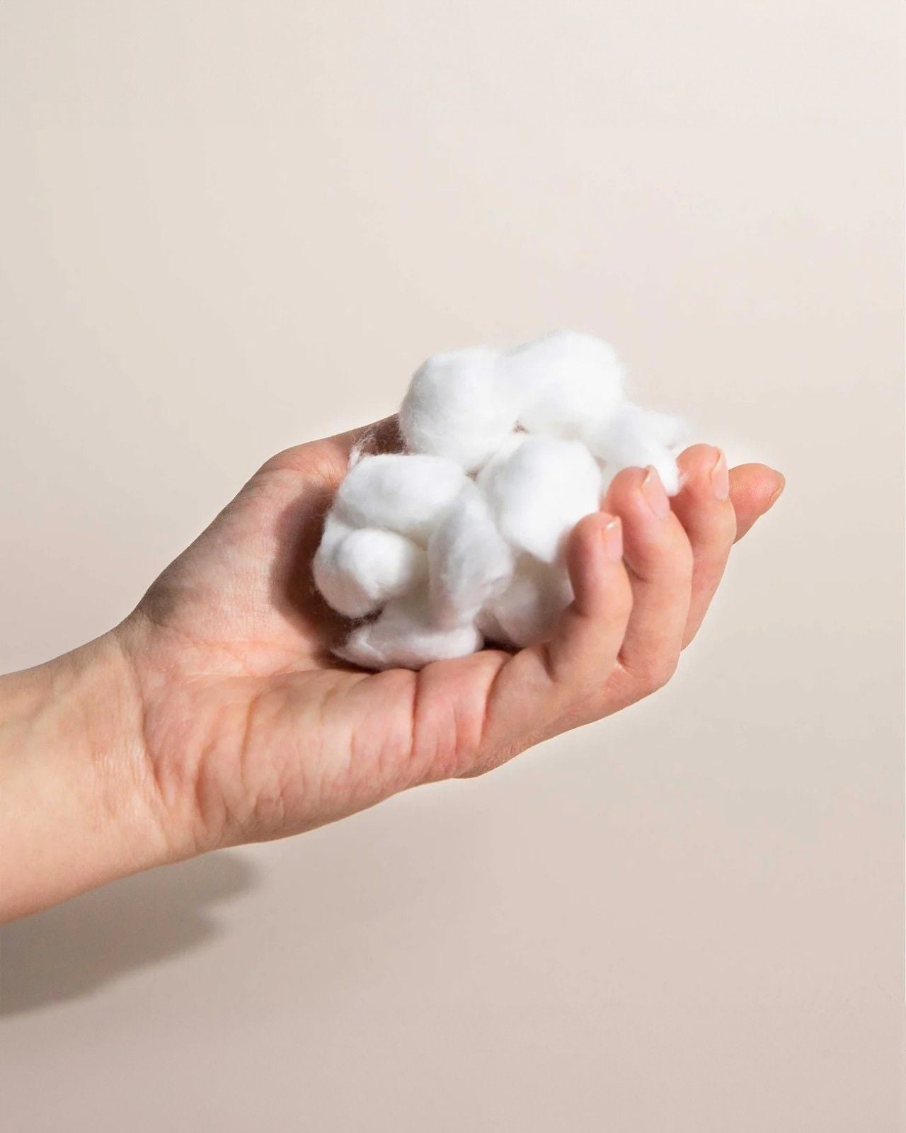 Remover cotton balls - 100 pieces